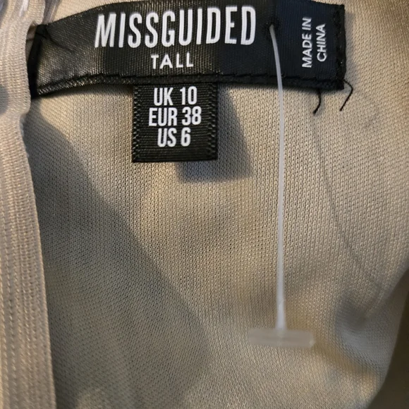 MISSGUIDED Size 6 Tall White&Cream Plaid V-Neck Dress, Wide Belt Straw Accent - Picture 2 of 12